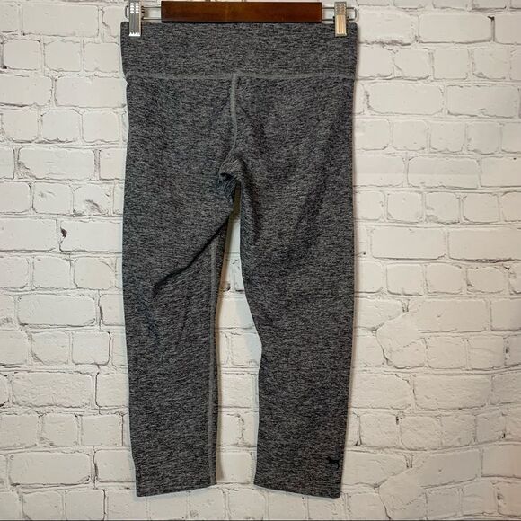 Victoria’s Secret Pink ultimate yoga gray workout capris size XS - Picture 4 of 6